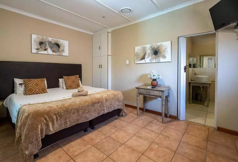 פנסיון Boma Lodge