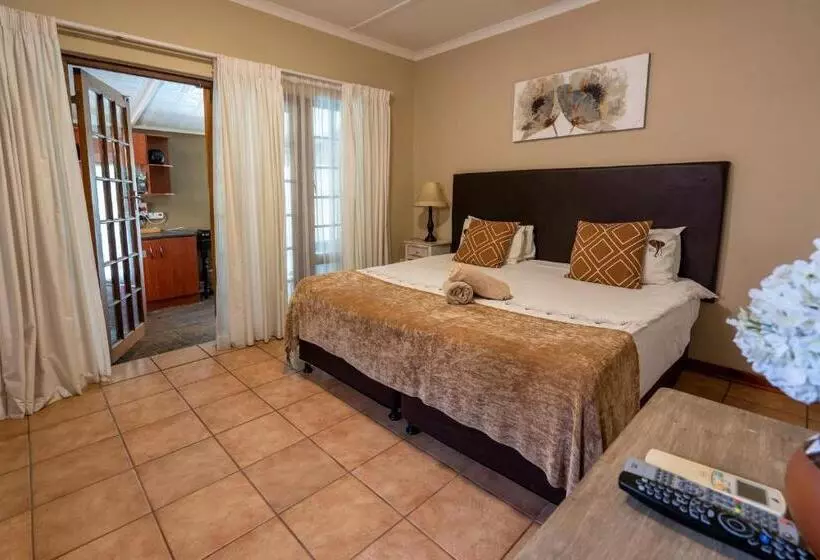 פנסיון Boma Lodge