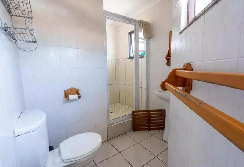 פנסיון Boma Lodge