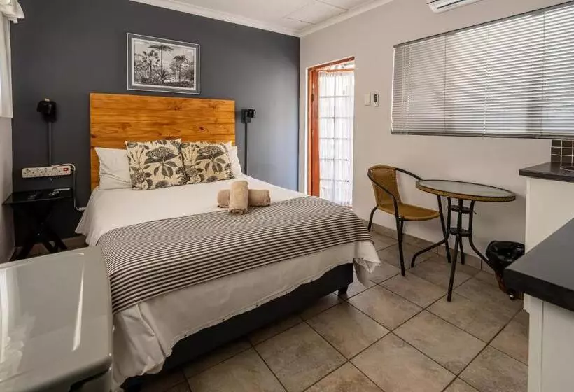 פנסיון Boma Lodge