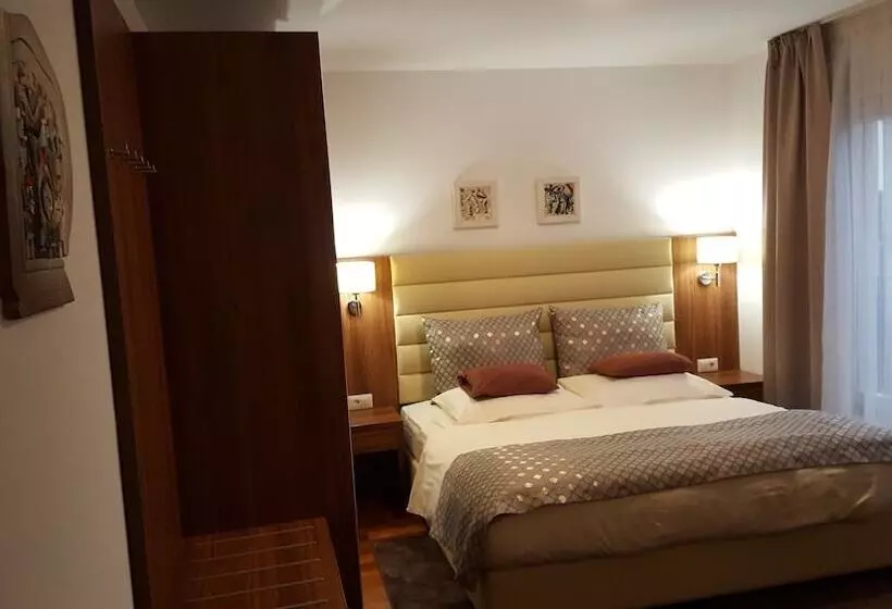 Pensão Residence Villa Karda