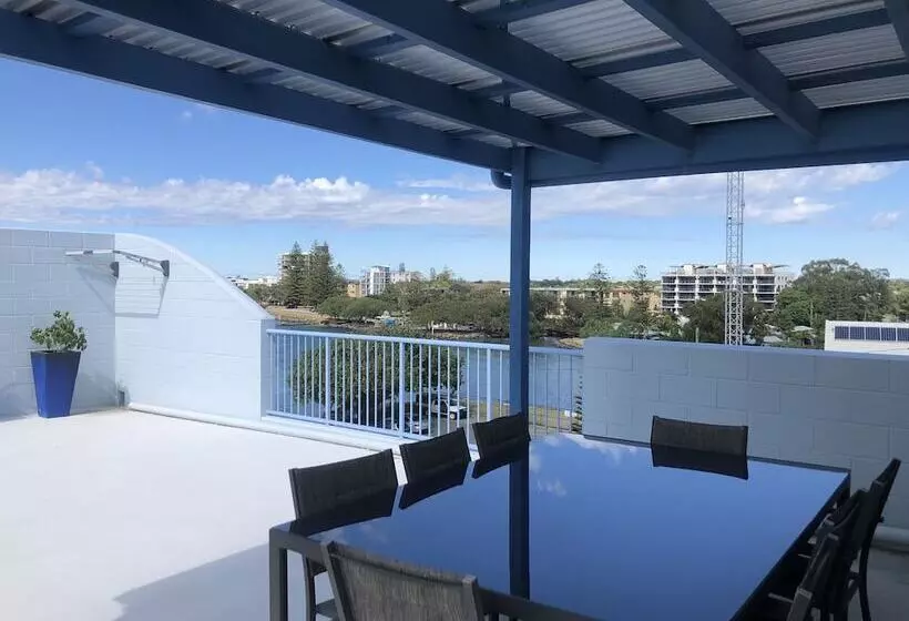 Tripcony Quays Apartments