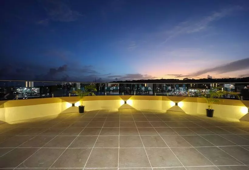 Hotelli Comfort Inn & Suites Tobago