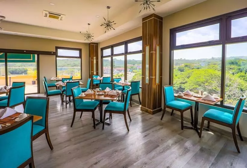 Hotelli Comfort Inn & Suites Tobago