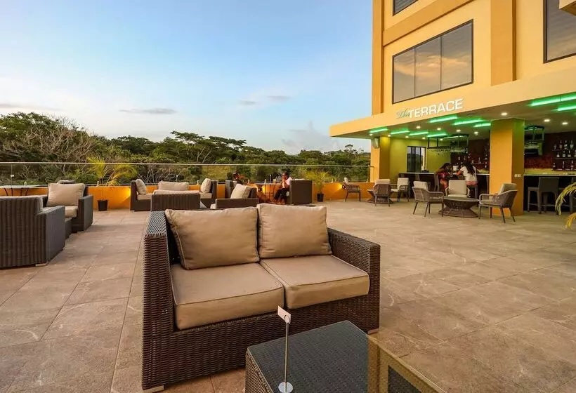 Hotelli Comfort Inn & Suites Tobago