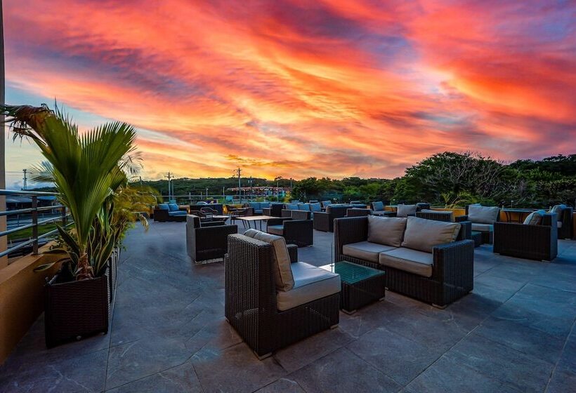 هتل Comfort Inn & Suites Tobago