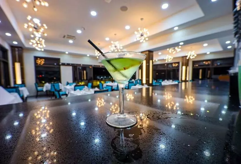 Hotelli Comfort Inn & Suites Tobago