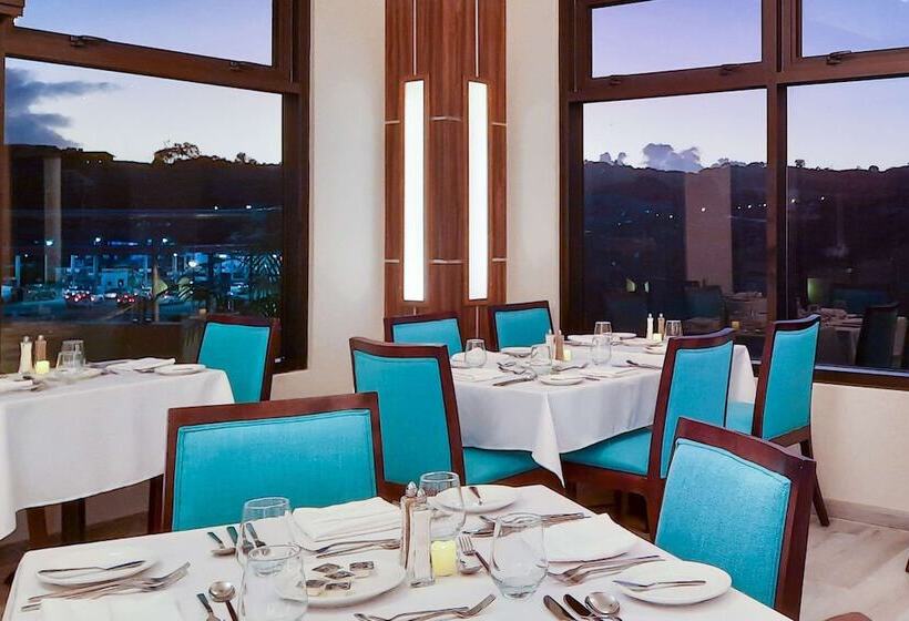 هتل Comfort Inn & Suites Tobago