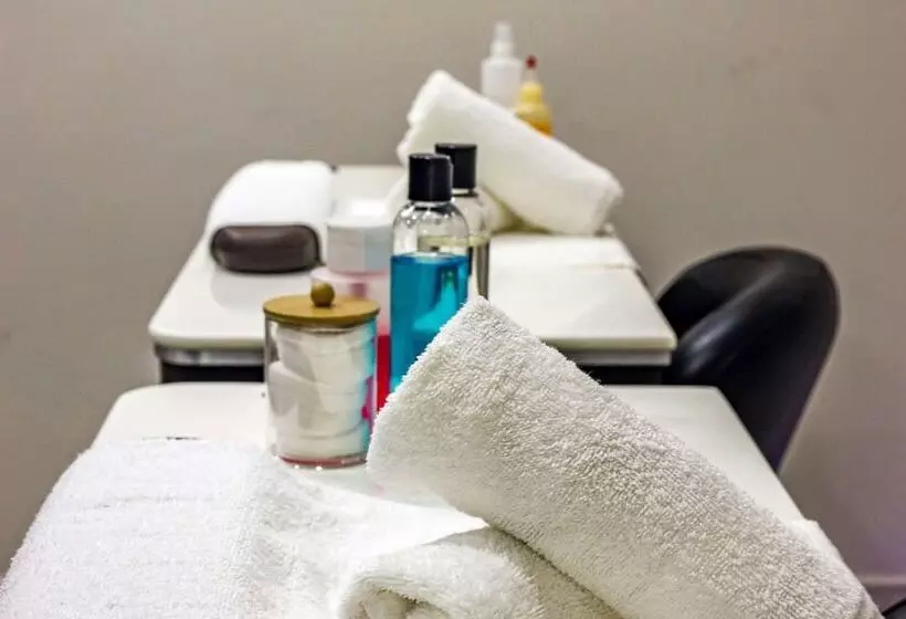 Hotelli Comfort Inn & Suites Tobago