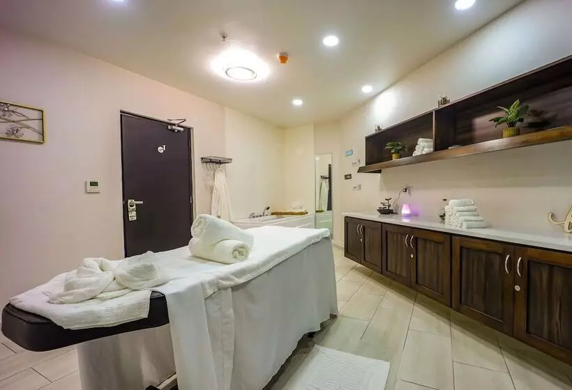 Hotelli Comfort Inn & Suites Tobago