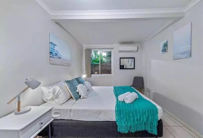 Airlie Apartments
