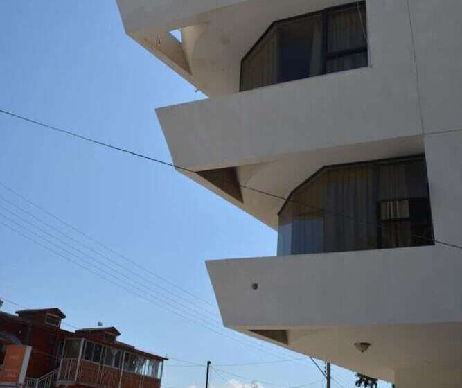 فندق Blanco Encalada