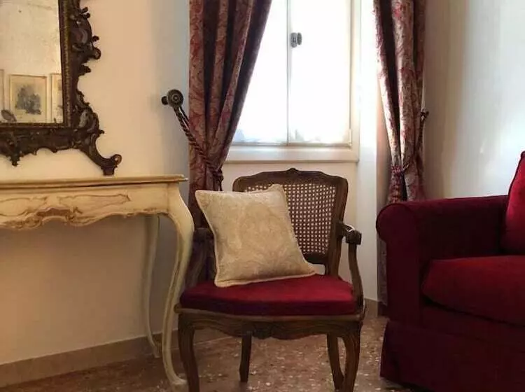 فندق Donna Lucia