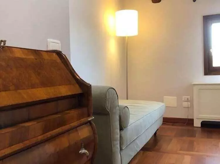 فندق Donna Lucia