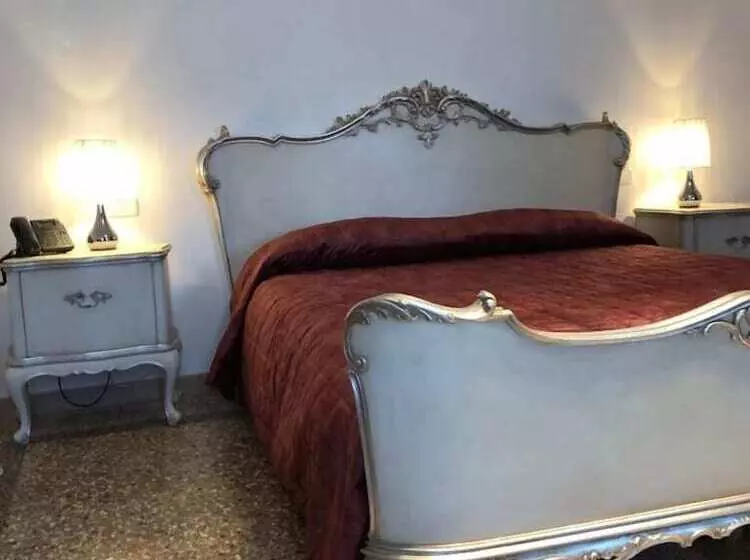 فندق Donna Lucia