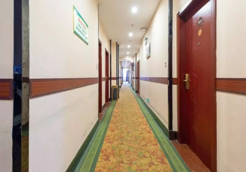 酒店 Greentree Inn Jiangsu Zhenjiang Jurong New Bus Station Express