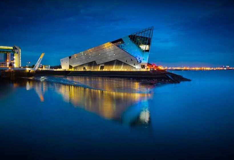 호텔 Kingston Theatre