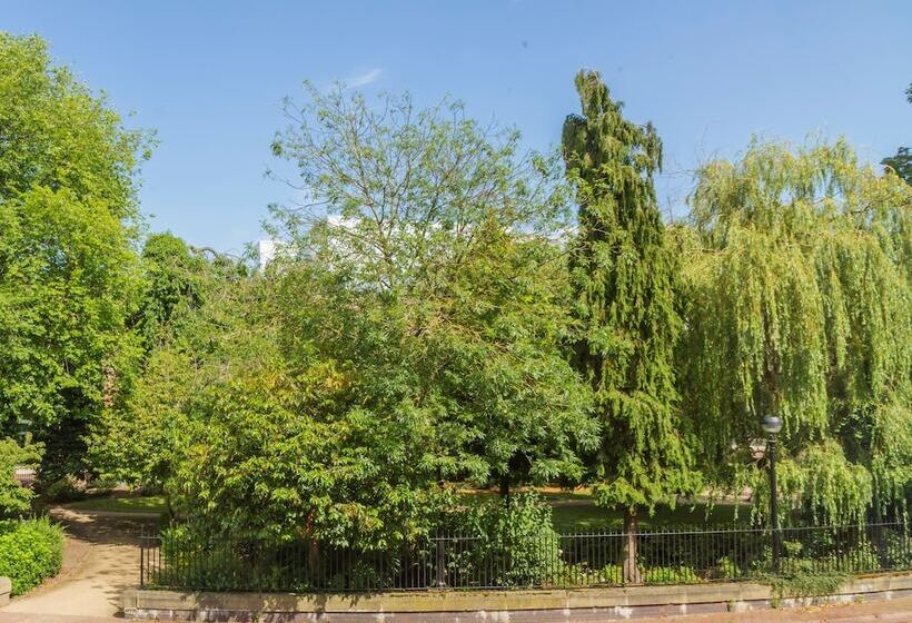 호텔 Kingston Theatre