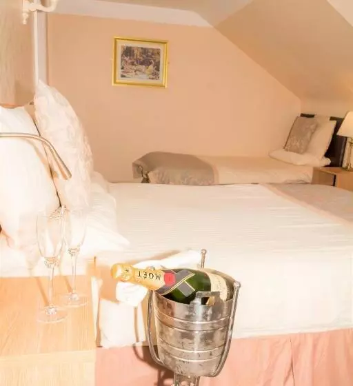 בית מלון כפרי Kingston Theatre