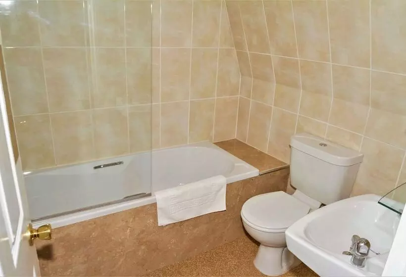 בית מלון כפרי Kingston Theatre