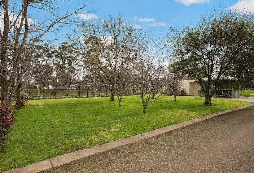 Hotel Lake Hamilton Motor Village And Caravan Park
