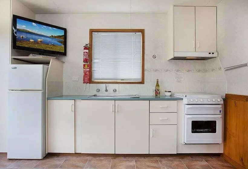 Hotel Lake Hamilton Motor Village And Caravan Park