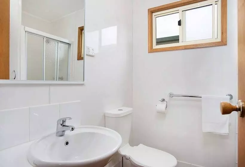 Hotel Lake Hamilton Motor Village And Caravan Park