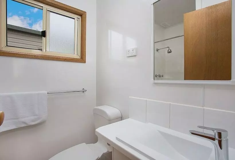 Hotel Lake Hamilton Motor Village And Caravan Park