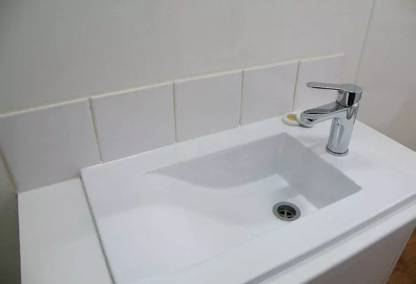 Hotel Lake Hamilton Motor Village And Caravan Park