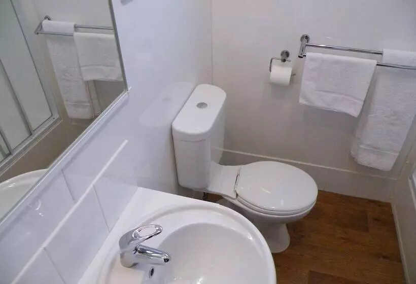 Hotel Lake Hamilton Motor Village And Caravan Park