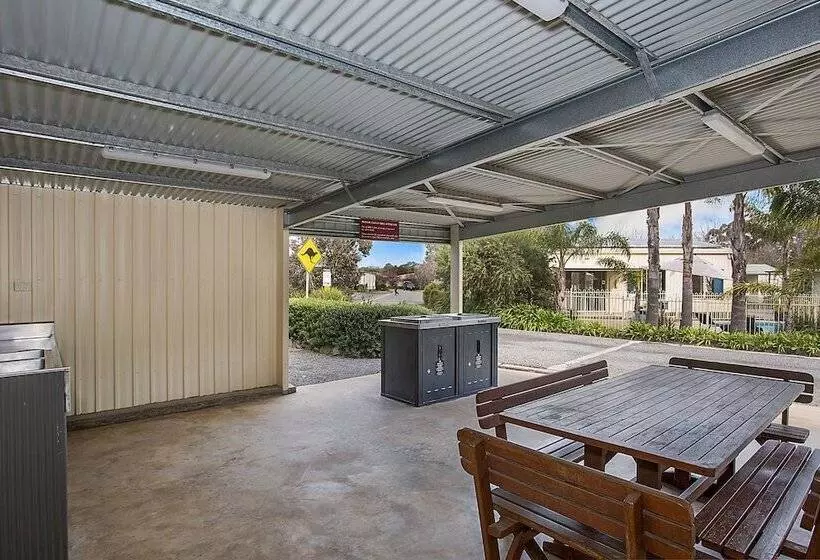 Hotel Lake Hamilton Motor Village And Caravan Park