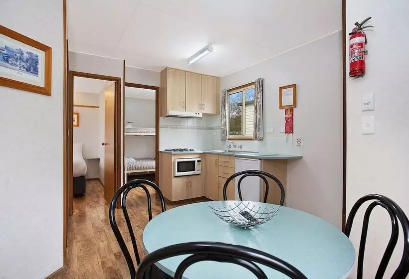 Hotel Lake Hamilton Motor Village And Caravan Park