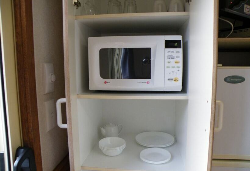 فندق Lake Hamilton Motor Village And Caravan Park