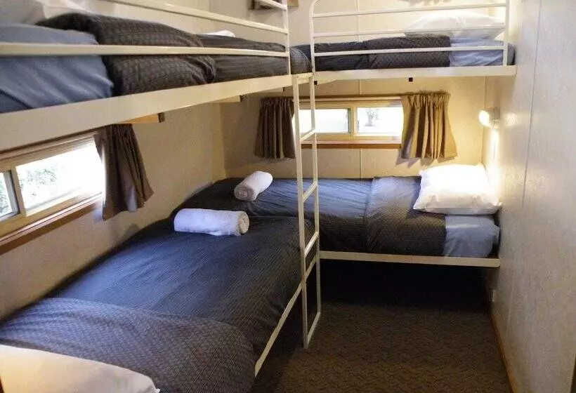 Hotel Lake Hamilton Motor Village And Caravan Park