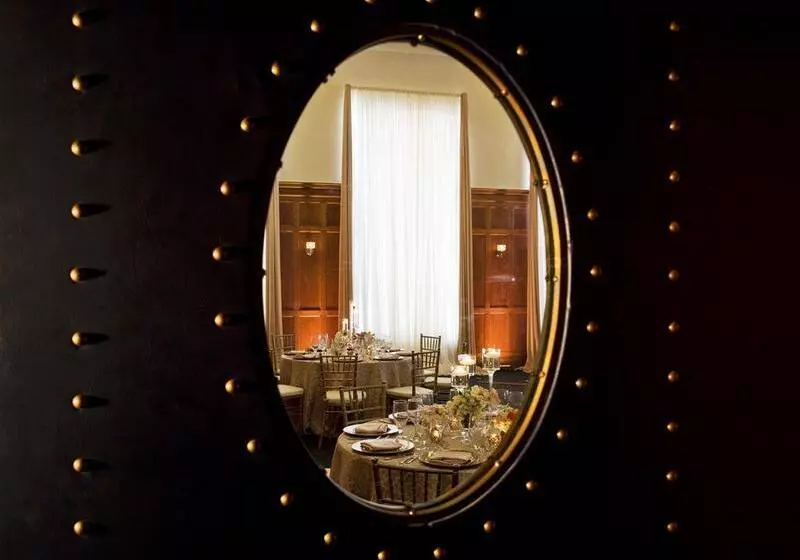 Hotel Le Méridien Tampa, The Courthouse