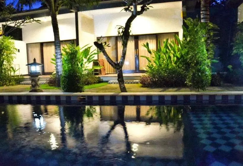 בית מלון כפרי Palm Garden Bali