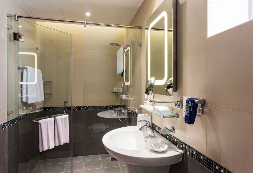 Park Inn By Radisson Hotel And Residence Duqm