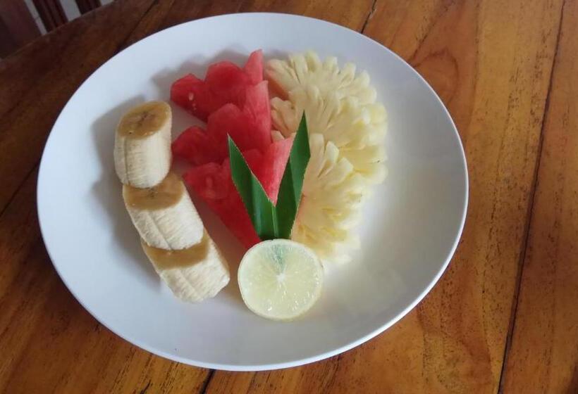 Jati 3 Bungalows And Spa