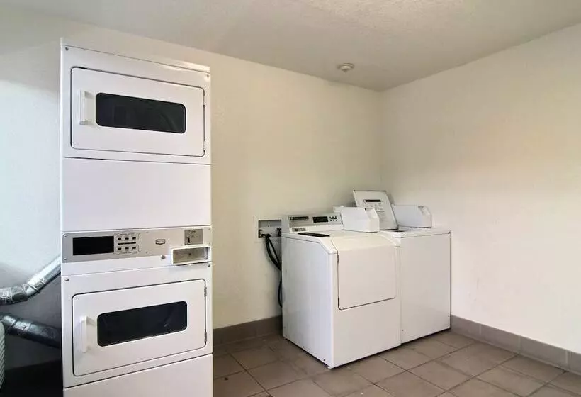 Motel 6 Albuquerque, Nm   Midtown