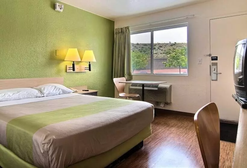 Motel 6 Albuquerque, Nm   Midtown