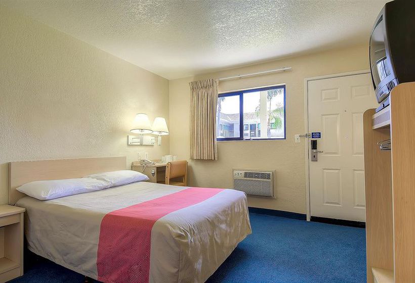 Motel 6 Anaheim Stadium - Orange