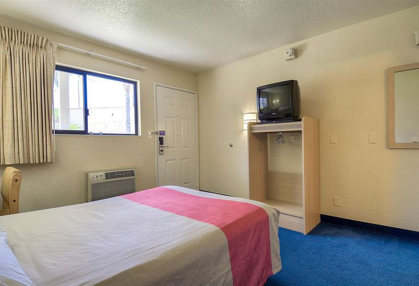 Motel 6 Anaheim Stadium - Orange