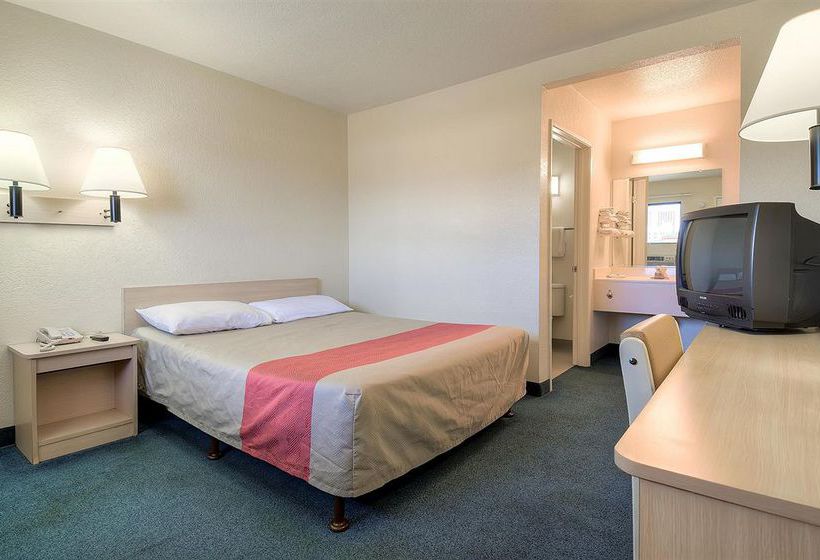 Motel 6 Anaheim Stadium - Orange