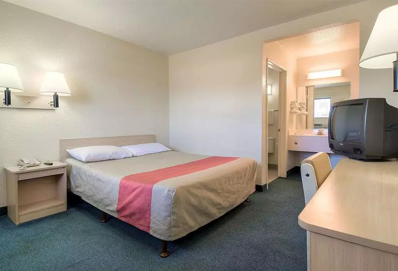 Motel 6 Anaheim Stadium - Orange