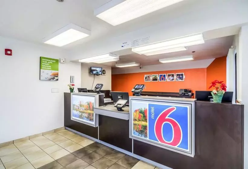 Motel 6 Chicago - Elk Grove