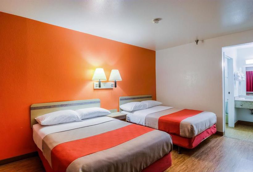 Motel 6 Chicago - Elk Grove