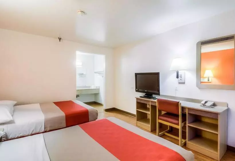 Motel 6 Chicago - Elk Grove