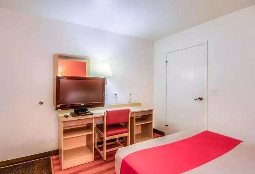 Motel 6 Chicago - Elk Grove