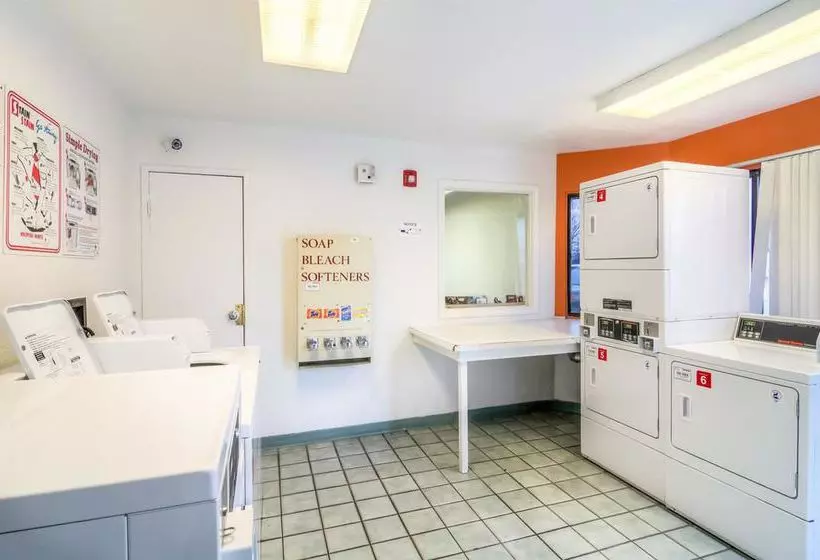 Motel 6 Chicago - Elk Grove