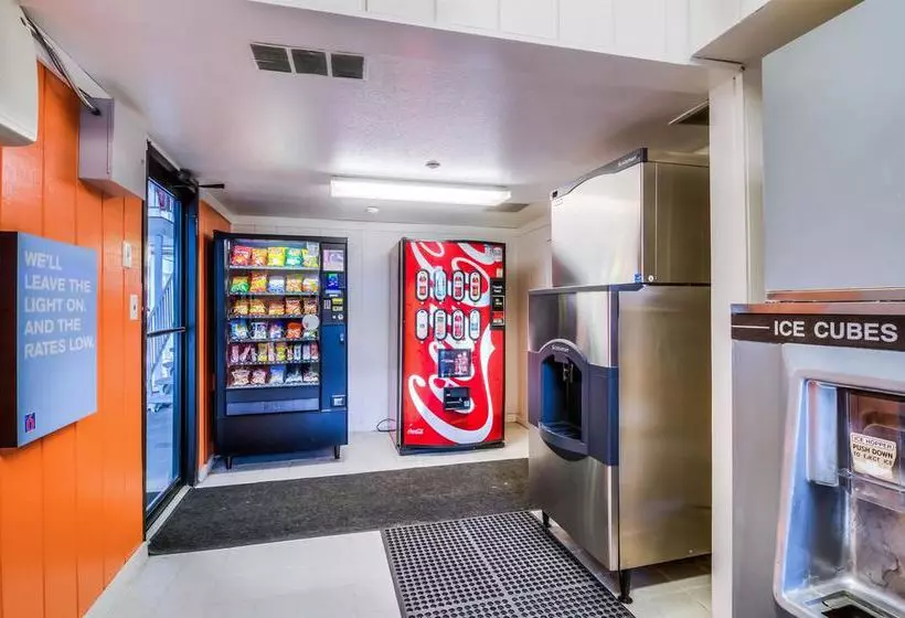 Motel 6 Chicago - Elk Grove